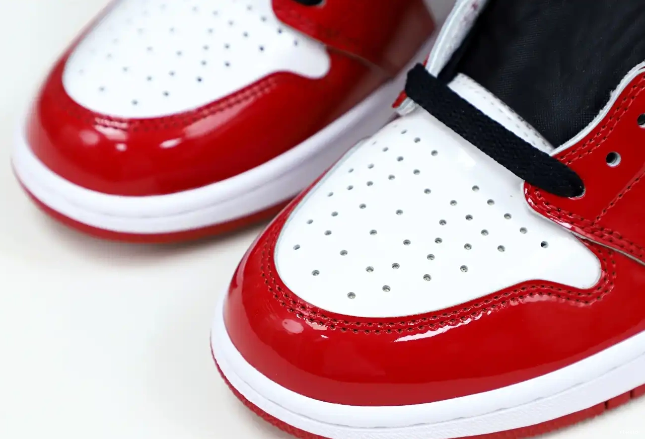 HIGH OG 'FEARLESS' JORDAN AIR 1 RETRO 0703